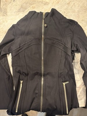 Lululemon Women's Black Full Zip Nylon Jacket Size 2 Zipped Pockets Activewear
