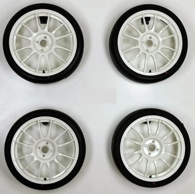 Fiat 500 Abarth MAK XLR Radsatz 7Jx18 Et 35 Weiß Glanz 215/35R18 Nexen Brembo