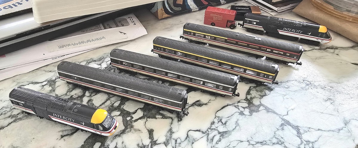 N Scale DCC Graham Farish 8127 HST 125 Set Intercity Livery Plus 3