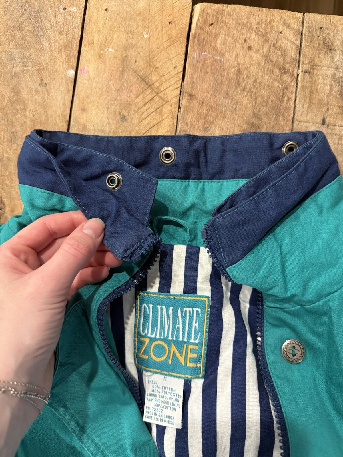 CLIMATE ZONE Windbreaker Jacket Removable Hood Te… - image 5