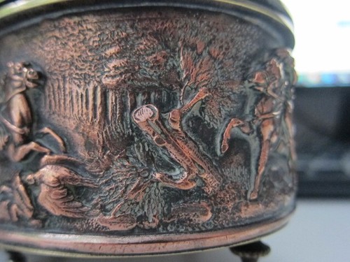 ANTIQUE FRENCH/GERMAN HINGED OVAL REPOUSSE COPPER BRASS JEWELLERY BOX/CASKET - Picture 4 of 13