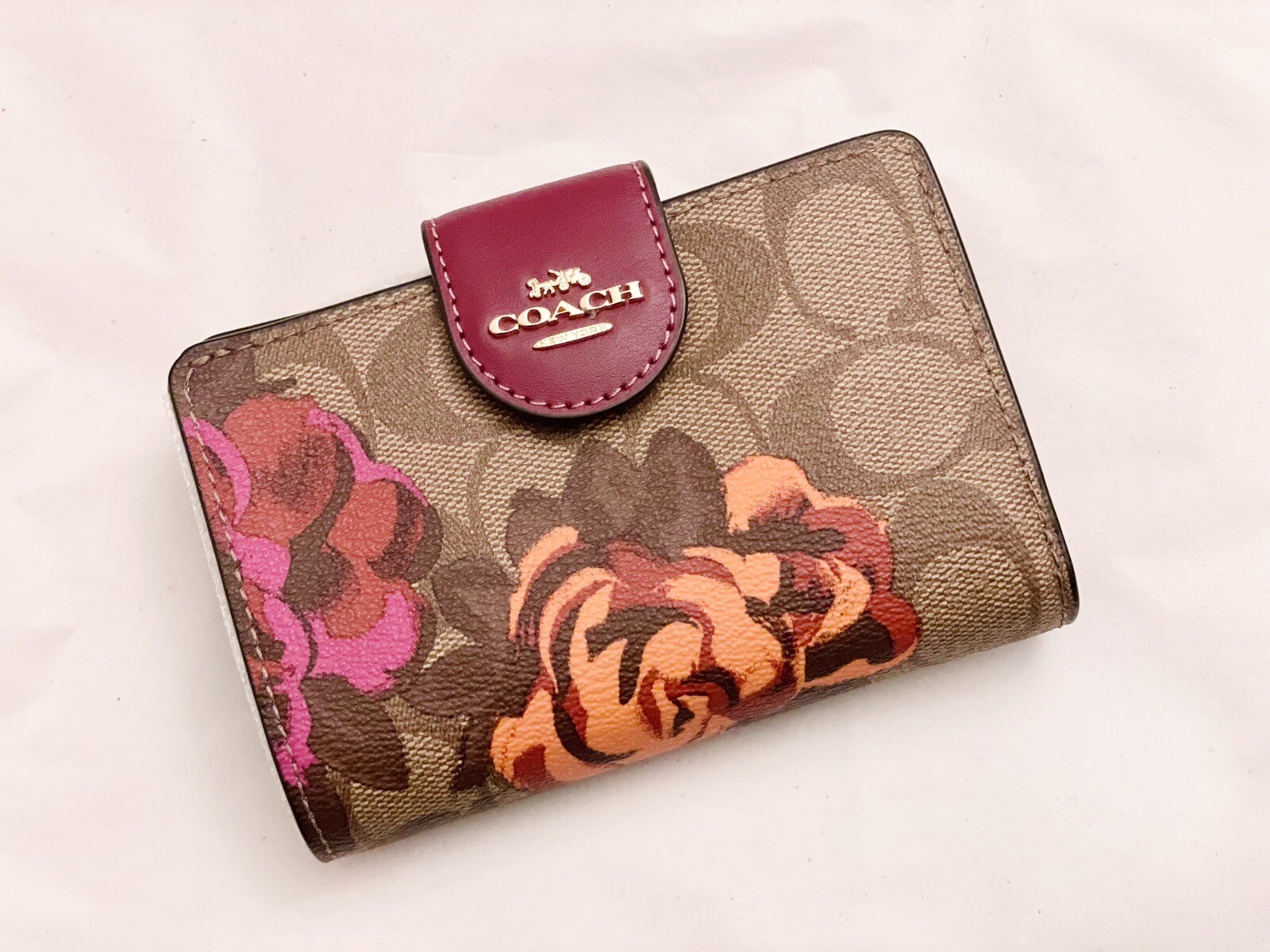 Coach Medium Corner Zip Wallet in Signature Canvas with Floral Print - Gold/Khaki CF312 NWT