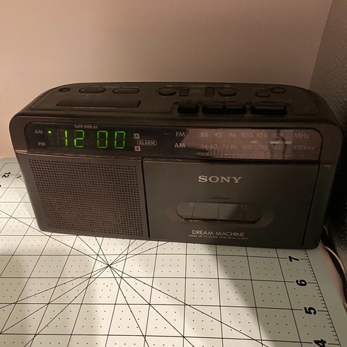 Sony Dream Machine Alarm Clock ICF-C610 AM/FM Radio Cassette Player Fully Tested - Picture 10 of 11