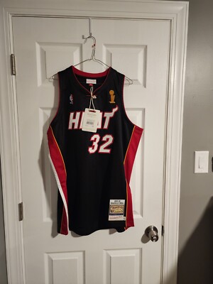 100% Authentic Shaquille O'Neal Mitchell & Ness 05/06 Miami