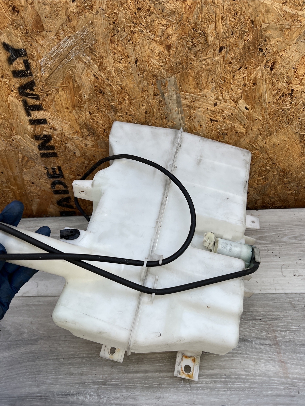 2007 2015 Infiniti G25 G35 G37 Q40 Windshield Washer Fluid Reservoir