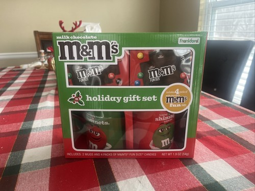 2024 M&M RED & GREEN CHARACTERS, TWO CERAMIC MUGS 12oz Each HOLIDAY GIFT SET