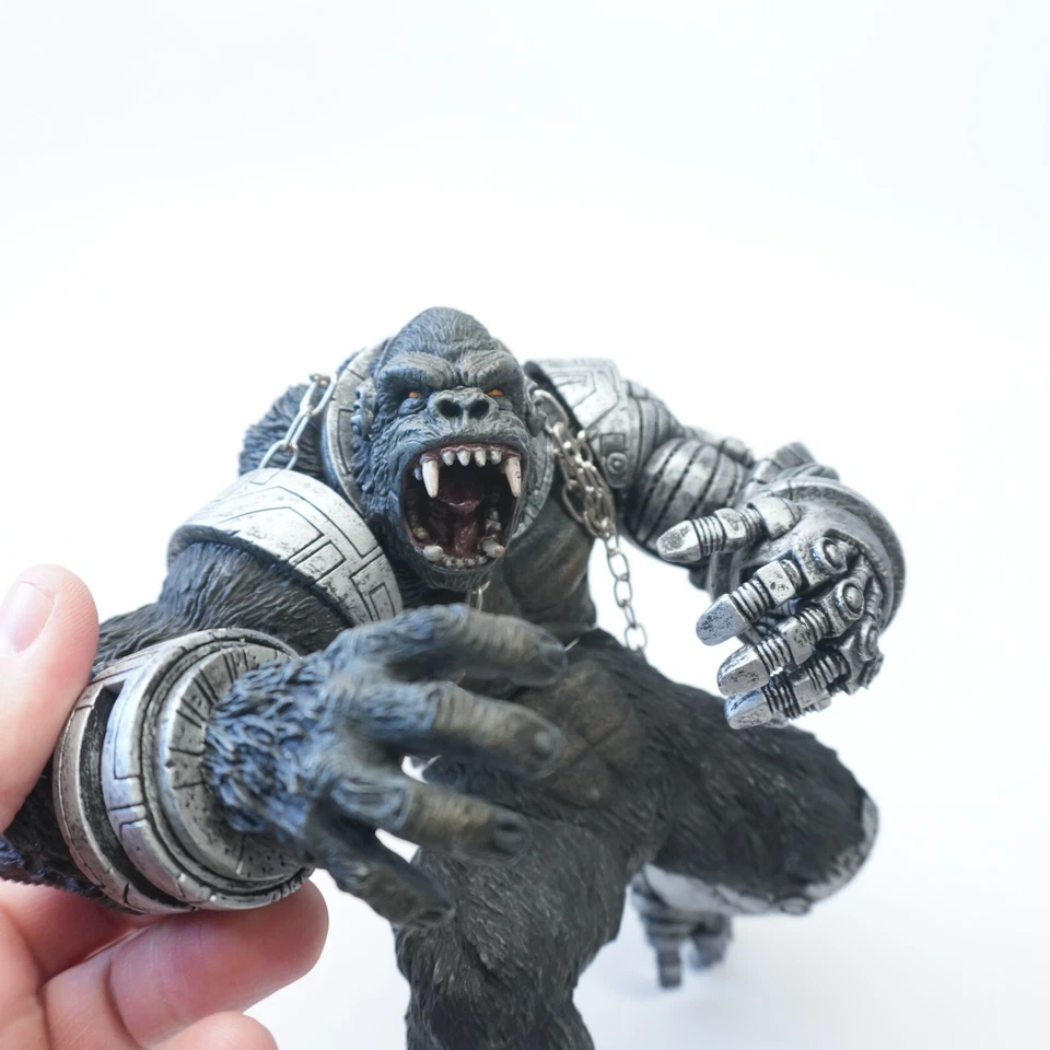 McFarlane Spawn vs Cygor cy-gor cybernetic silverback gorilla Action figure 8" - Image 2 of 4