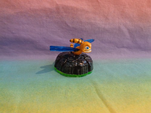 2011 Sparx Deagonfly Skylanders Spyro's Adventure Video Game Character Figure - Picture 3 of 6