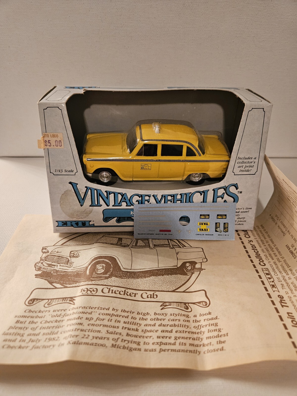Ertl Vintage Vehicles 1959 Yellow Checker Cab #2587 1:43 Scale Diecast
