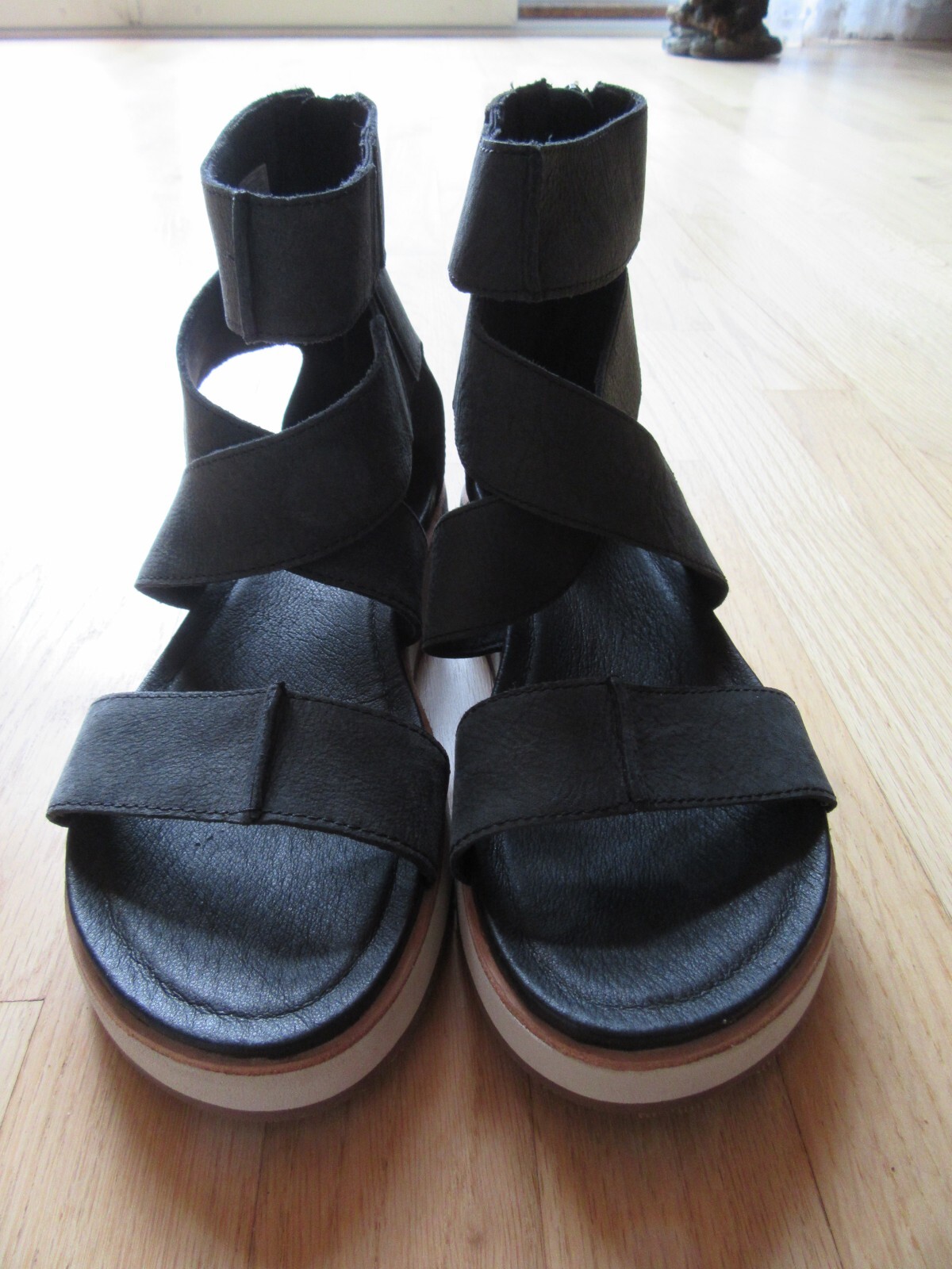 24D MERRELL WOMEN'S SANDALS STRAPS ZIPPER SIZE 8 GRAY SUEDE PERFORMANCE!