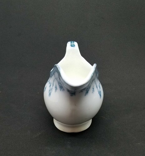 ANTIQUE JACOB FURNIVALS LA BELLE BLUE GREEN TRANSFER WARE GRAVY BOAT 8" - Picture 4 of 7