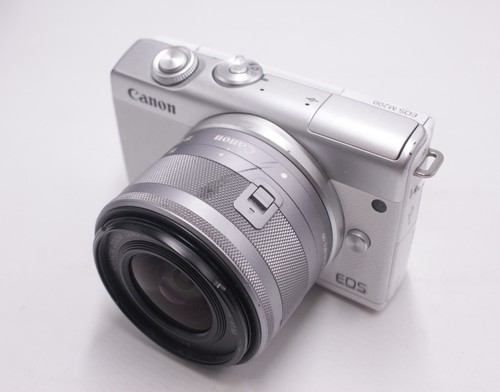 Canon EOS M200 mit 15-45mm Objektiv