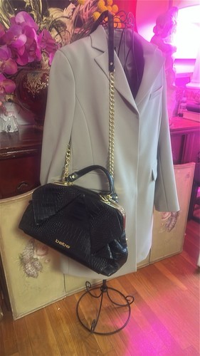 Bebe Black Bag Vegan Leather Bag Gold Hardware, Handles, Shoulder Or Cross Body! - Afbeelding 1 van 10