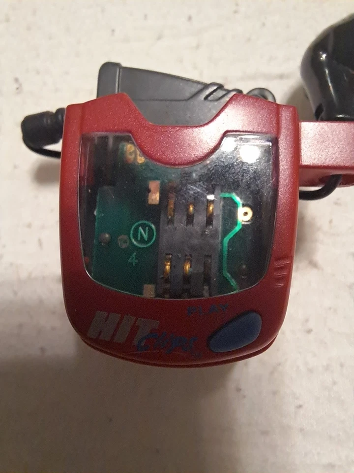Vintage 2000 Tiger Hit Clips Music Player with Britney Spears Stronger UNTESTED - Image 4 of 4