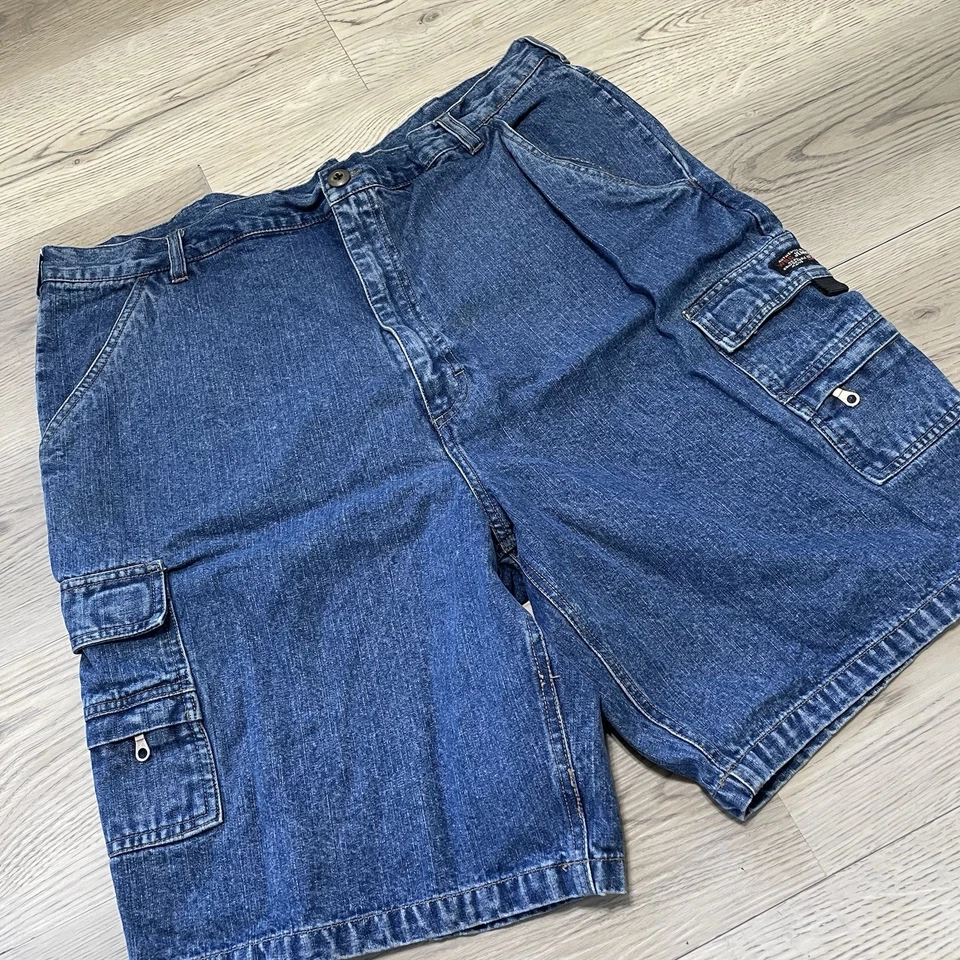 Vintage Y2K Wrangler Denim Cargo Shorts Men's Size 40 Baggy Fit Jorts Skate - Image 2 of 4
