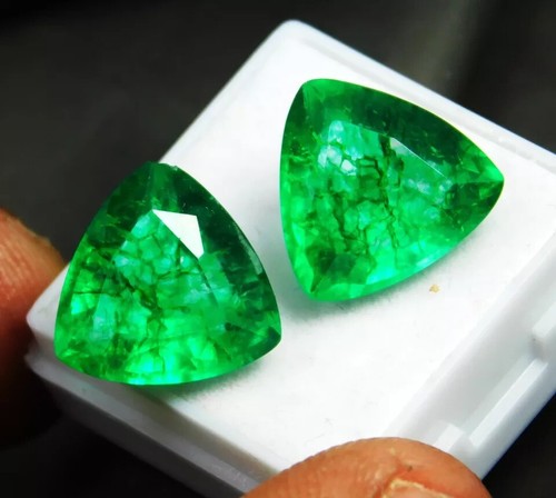 Certified 16.90 Ct Natural Beautiful Colombian Green Emerald Loose Gemstone pair - Picture 4 of 8
