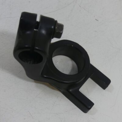 Kawasaki GPZ 100 UT Lenker Halter rechts Lenkerhalter 37116