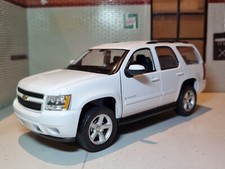 Chevrolet Tahoe 2008 V8 White 4.8 5.3 6.0 Welly 1:24 Scale Model Car 22509 1:27