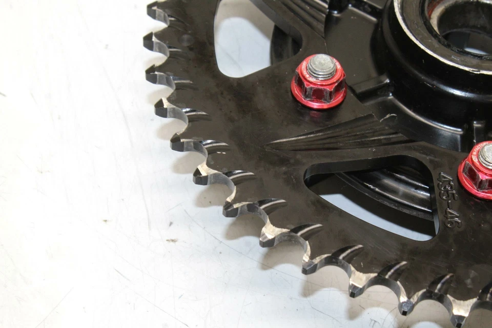 Piñón trasero Yamaha Yzf R1 09-14 OEM Foto 3 de 4