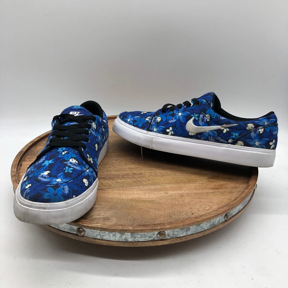 Nike blue store flower shoes