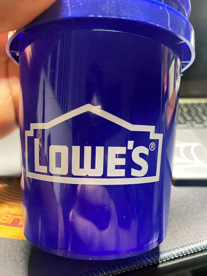 Accesorios para cubo de pintura Lowe’s Mini de 0,5 cuartos de galón Foto 2 de 4