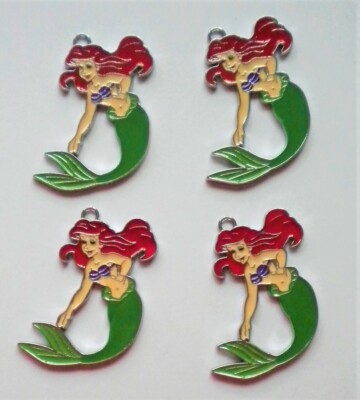 4 GROSSE DISNEY PRINZESSIN ARIELLE DIE KLEINE MEERJUNGFRAU EMAILLE ANHÄNGER HALSKETTE CHARMS