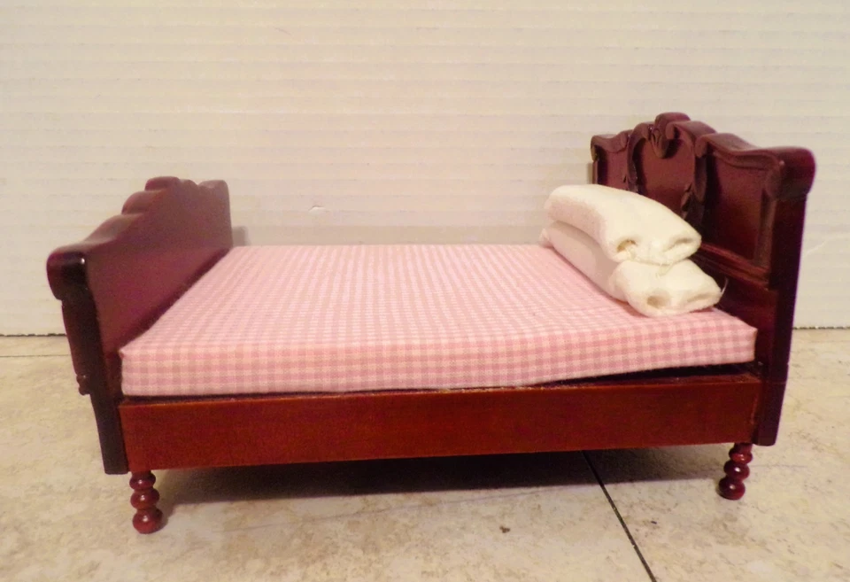 Melissa & Doug Dollhouse furniture  Bedroom 4 piece  Bed Vanity 2 Bedside Chests - Image 4 of 4