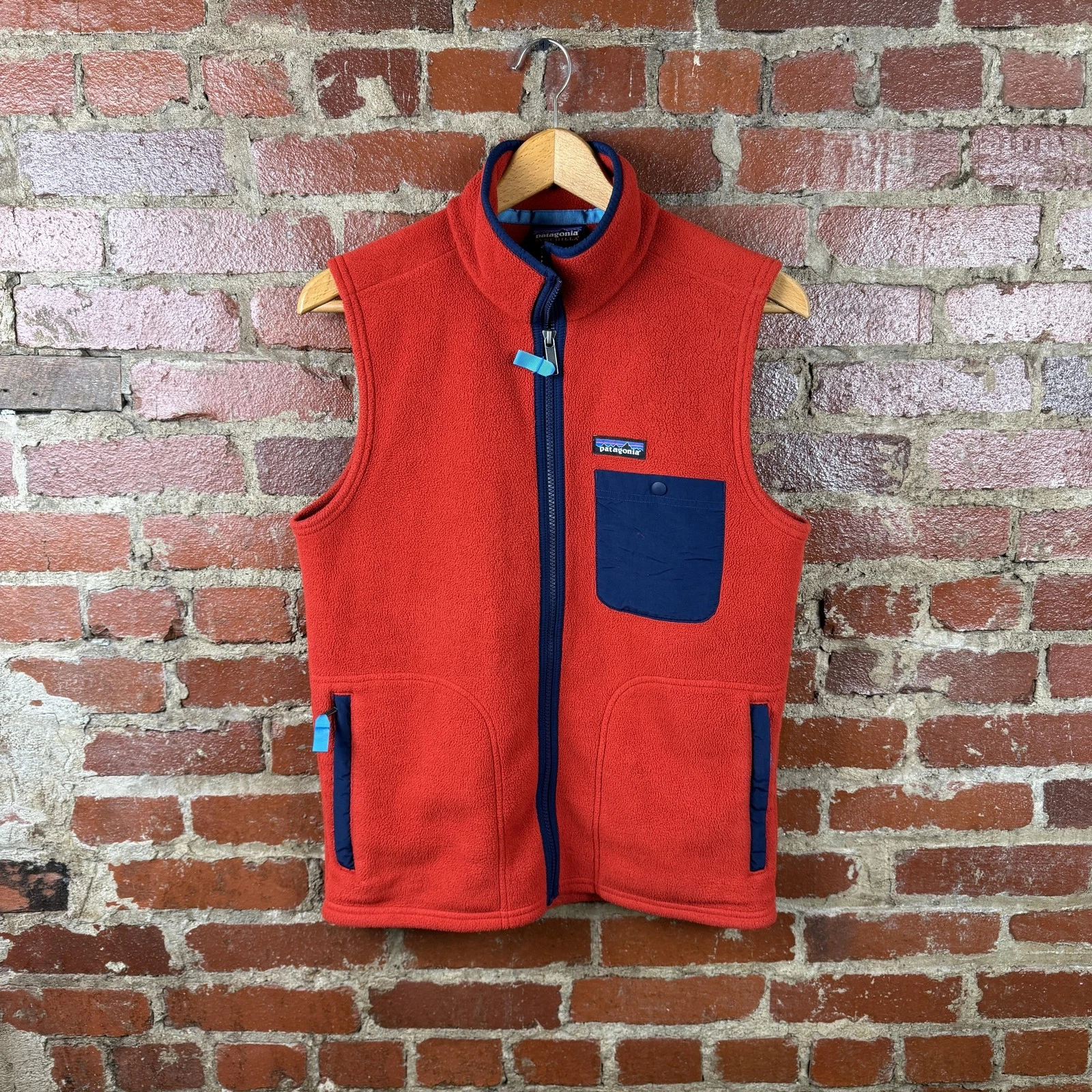 Patagonia Vest Mens Small Red Synchilla Fleece Full Zip Pockets Hiking Outdoors