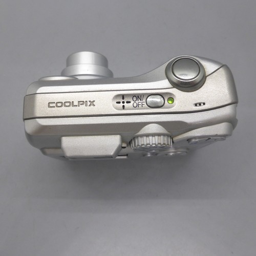 Nikon Digital Camera Coolpix 3200 3.2MP Silver Tested - Picture 4 of 8