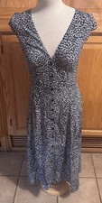 Reformation Women's Size 8 Floral V-Neck Blue & White Dress Button Down