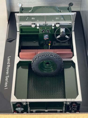 NEW***1957 Land Rover Serie 1 Dark Green 1:18 Model Car Group - Picture 4 of 5