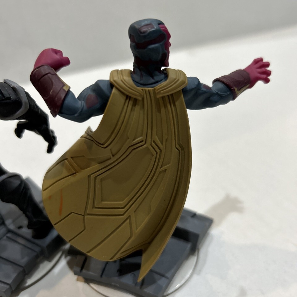 Disney Infinity 3.0 Civil War Lot of 4 MARVEL Figurines & Playset