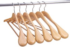 Hangerman Lot de 10 Cintres de Luxe en Bois Massif Naturel 44.5cm de Épaules ...