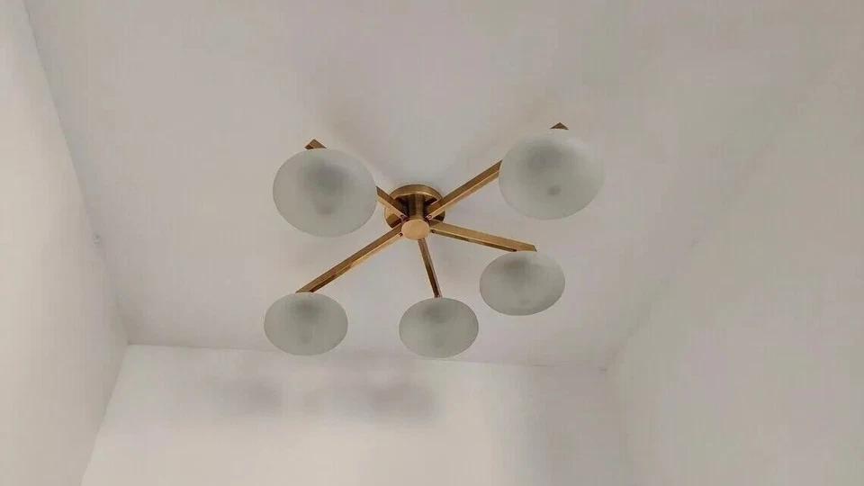 Lámpara colgante de lámpara colgante Kalmar italiana de mediados de siglo cúpula de vidrio de latón Foto 2 de 4