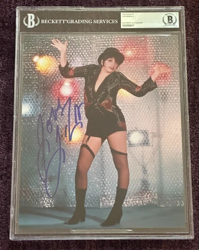 LIZA MINNELLI Signed CABARET 8 X 10 PHOTO Beckett Encapsulated