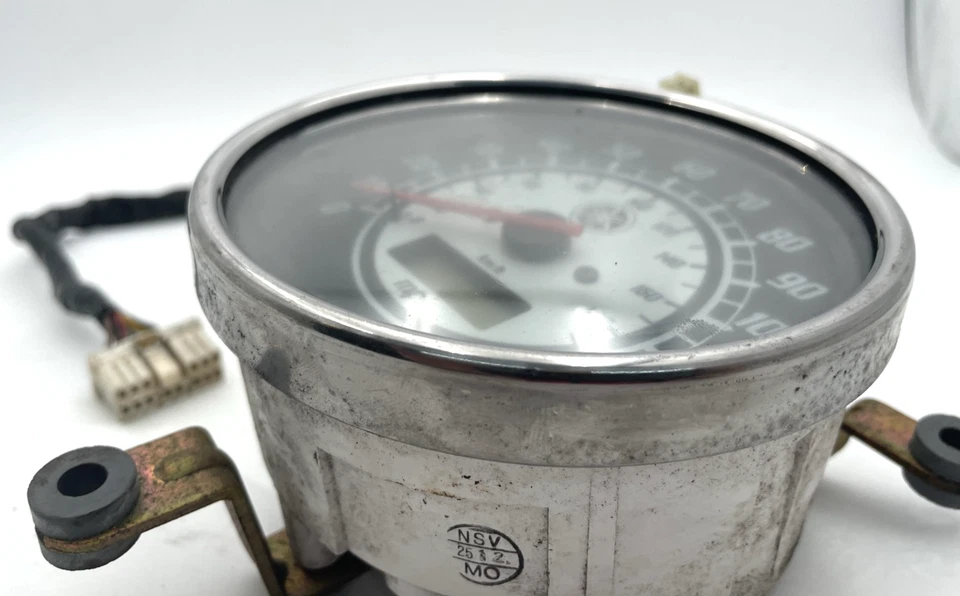 Yamaha XVS1100 VStar V-Star 1100 2002 99-09 velocímetro velocímetro 9.479 millas Foto 3 de 4