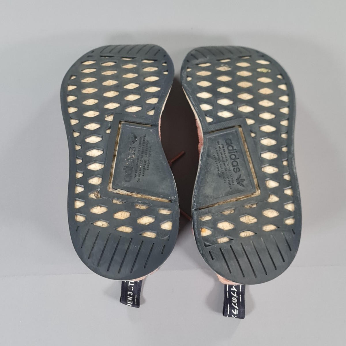 adidas gazelle silver green womens Adidas NMD R2 Primeknit White Black main image 0