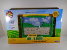 2013 UNCLE MILTON--ANT FARM LIVE ANT HABITAT NEW