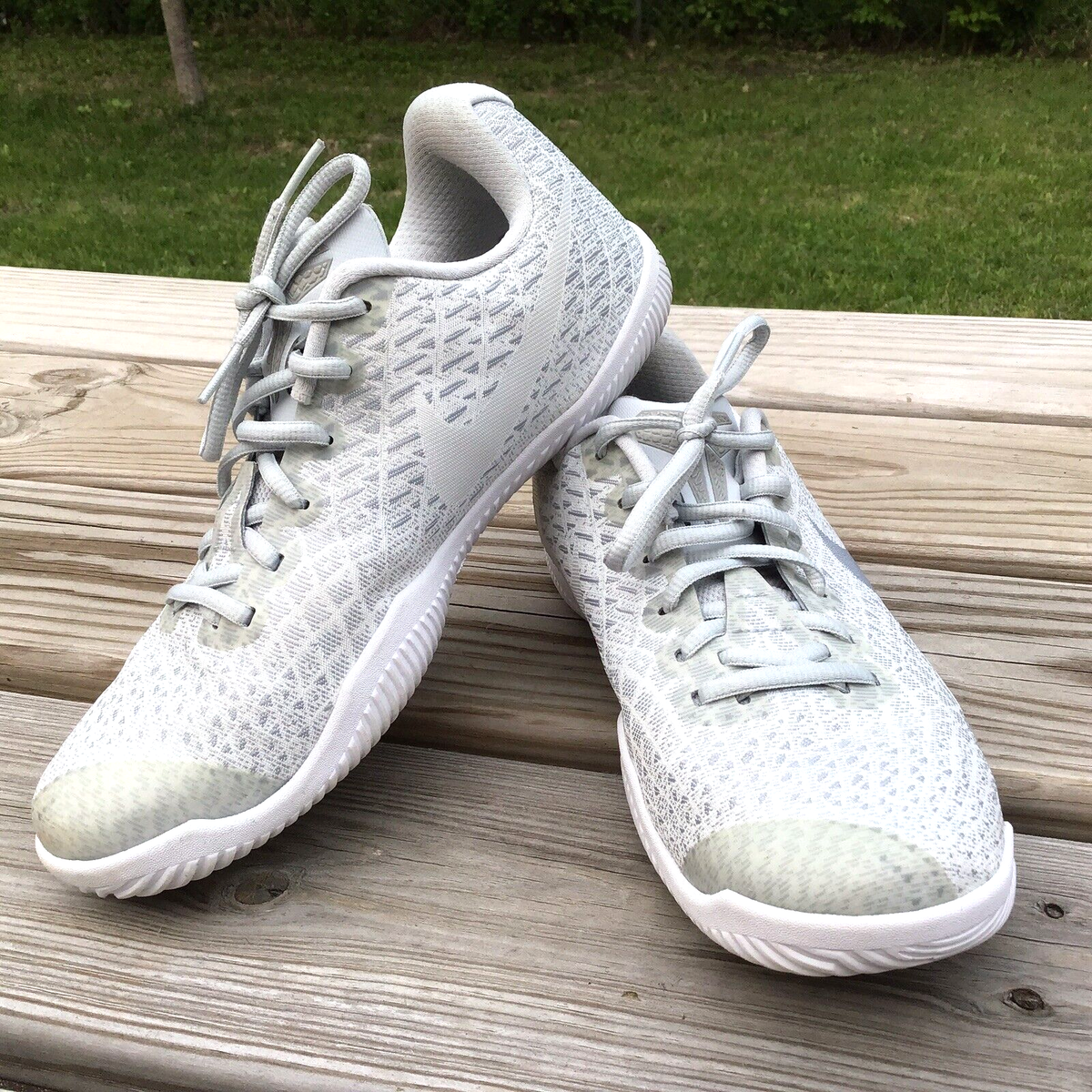 Nike Kobe Mamba Instinct Shoes Men's Size 7.5 Platinum White Nike Kobe Mamba Instinct Shoes Men's Size 7.5 Platinum White