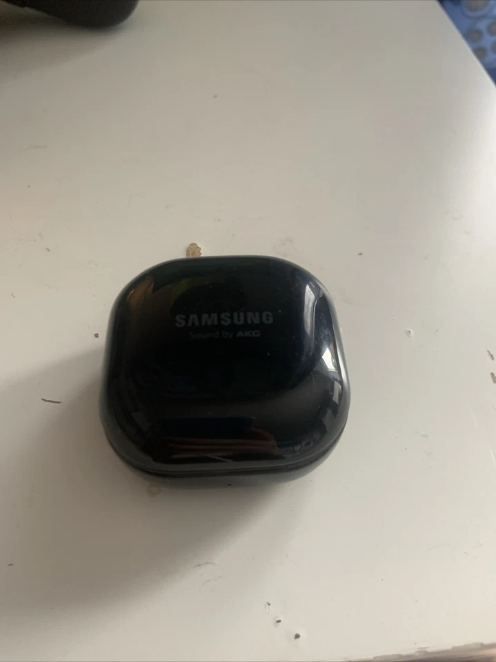 Samsung Galaxy Buds Live, photo 2 of 2