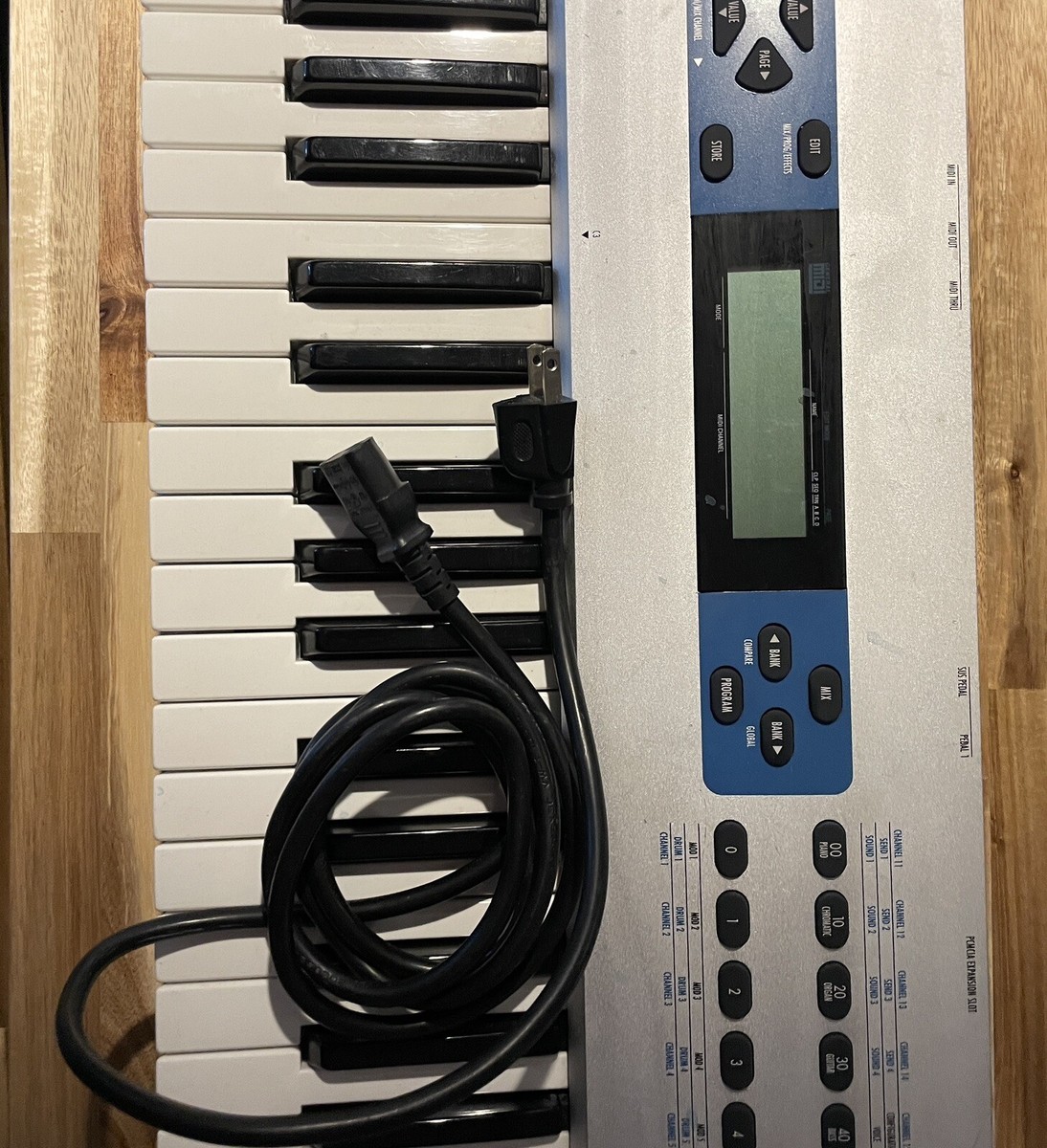 ALESIS アレシス QS6.2 シンセサイザー 中古 Yahoo!オークション -「alesis qs」(キーボード、シンセサイザー
