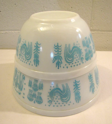 VINTAGE PYREX AMISH BUTTERPRINT MIXING BOWLS 402 & 403