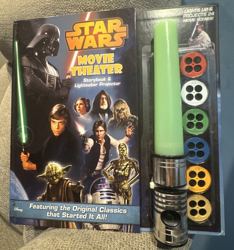 Disney STAR WARS Episodes IV V VI MOVIE THEATER Storybook & Lightsaber Projector
