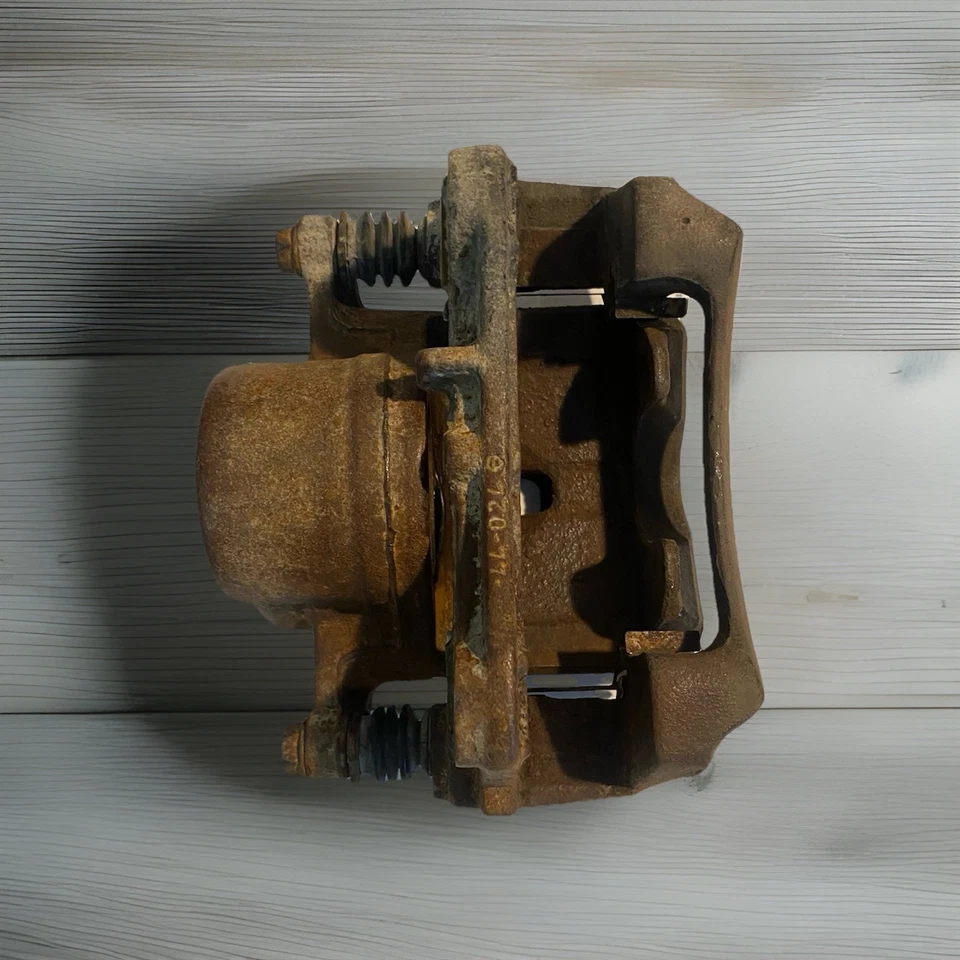 Pinza y soporte de freno del lado del conductor - Chevy Malibu HHR ACDelco OEM 19368939 Foto 2 de 4