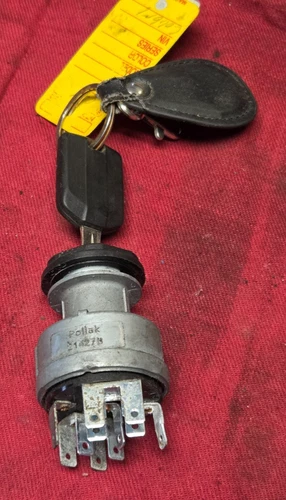 2019 FREIGHTLINER CASCADIA IGNITION SWITCH 21427B POLLAK OEM ONE KEY