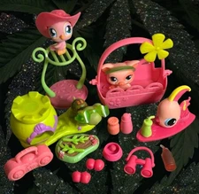 Littlest Pet Shop LPS Lot Of 4 Pets With Accessories Strawberry Theme