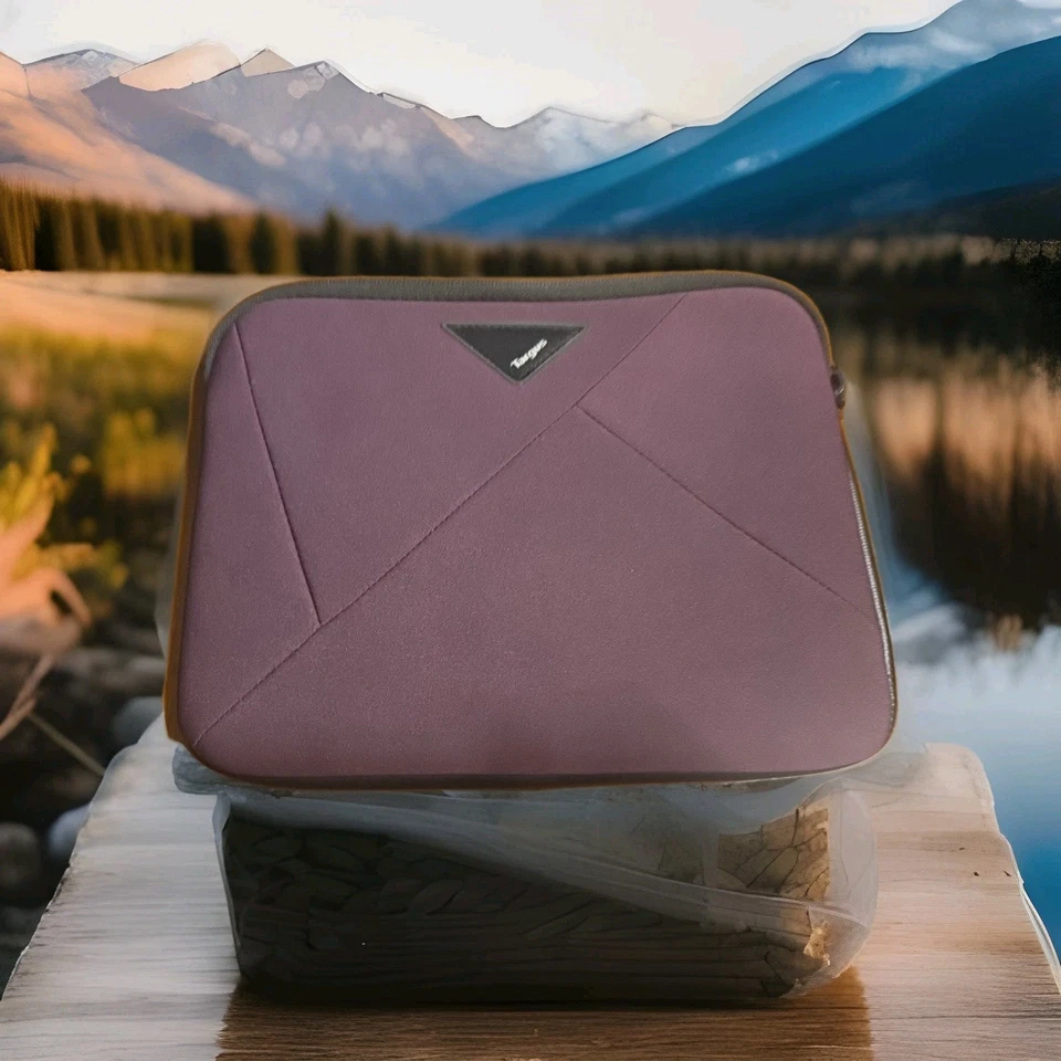 Targus Universal Neoprene Tablet Laptop Case Cover 12"x9" - Image 3 of 4