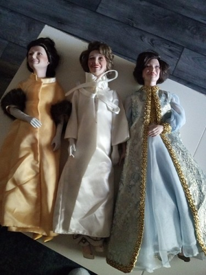 #ad Porcelain First Lady Collection Chip On Shoe Reattach Leg. Look At Pics As Is . $180.00