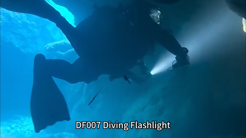 Trustfire DF007 Scuba Torch 3350Lumen Dive flashlight Diving Light Flashlight UK - Video 1 of 1
