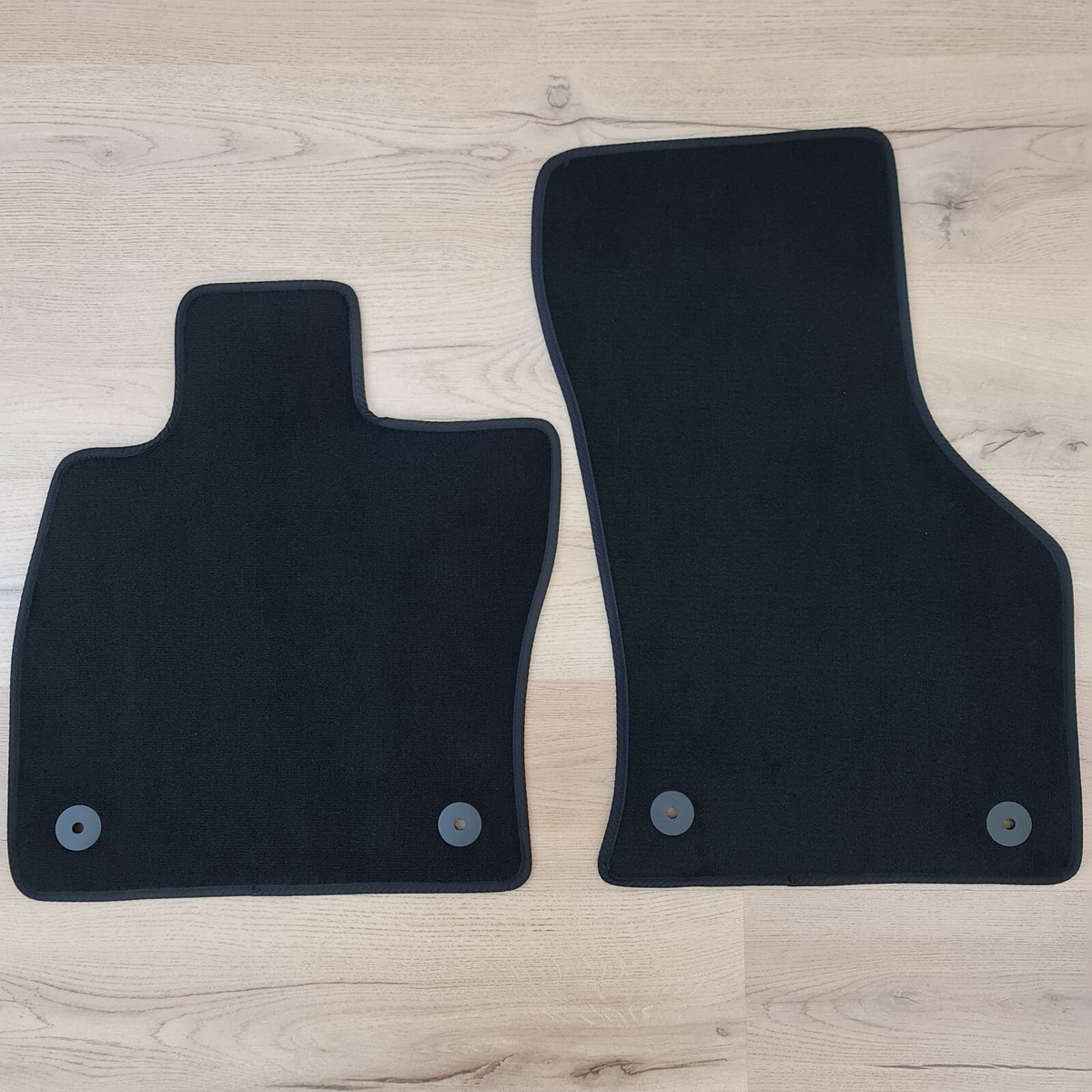 For VW Passat B8 2015 onwards Tailored Rubber Car Mats